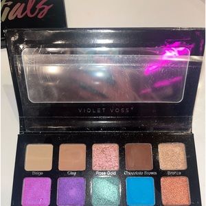 Pigmented eyeshadow